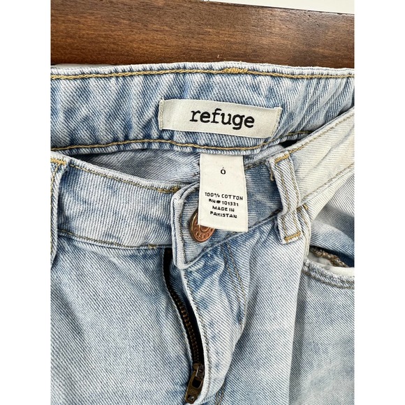 Refuge Distressed Jeans Light Wash Women's Size 6 - Picture 3 of 5